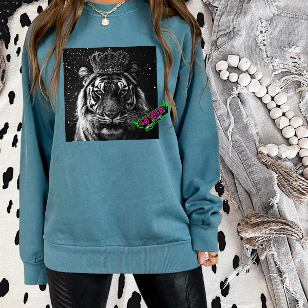 ***NEW COLOR***Vintage Feel Pebble Blue Sweatshirt/T-Shirt – “Tiger Wearing a Glittery Crown”